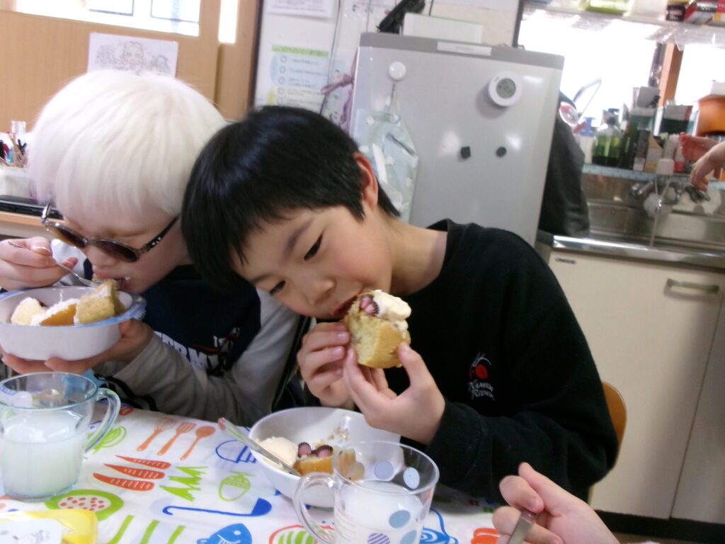 サタデープラン　『ホワイトデーお菓子作り』の様子