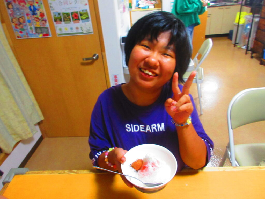お誕生会&かき氷パーティーの様子