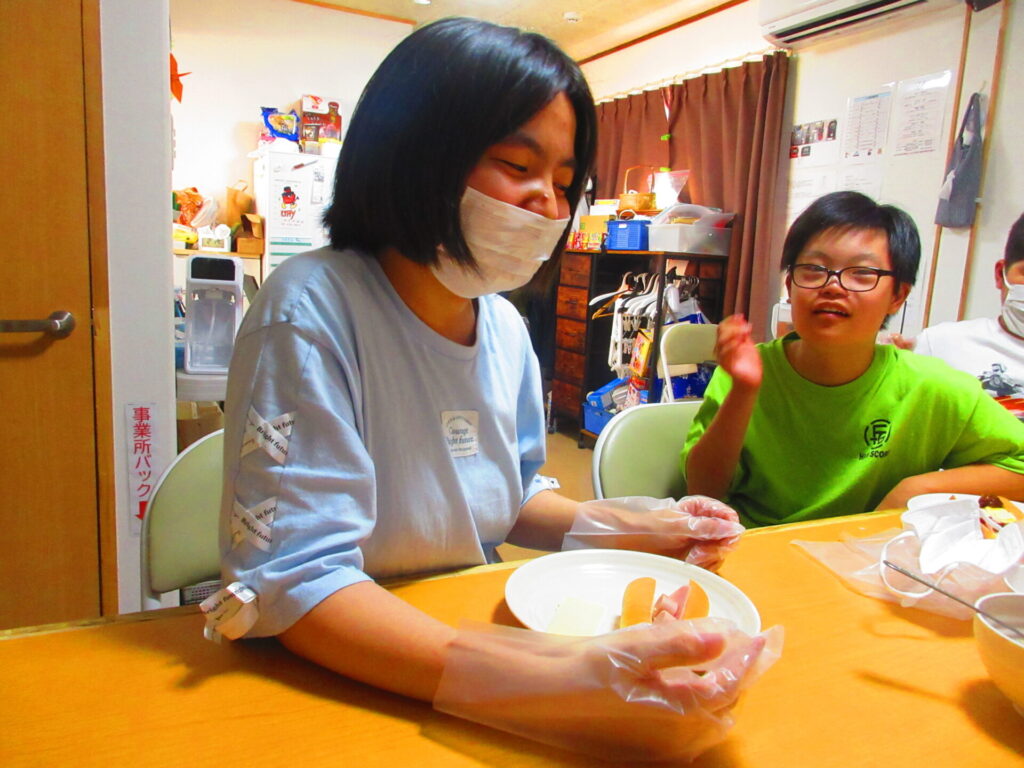 サタデープラン「惣菜パンを作ろう」の様子